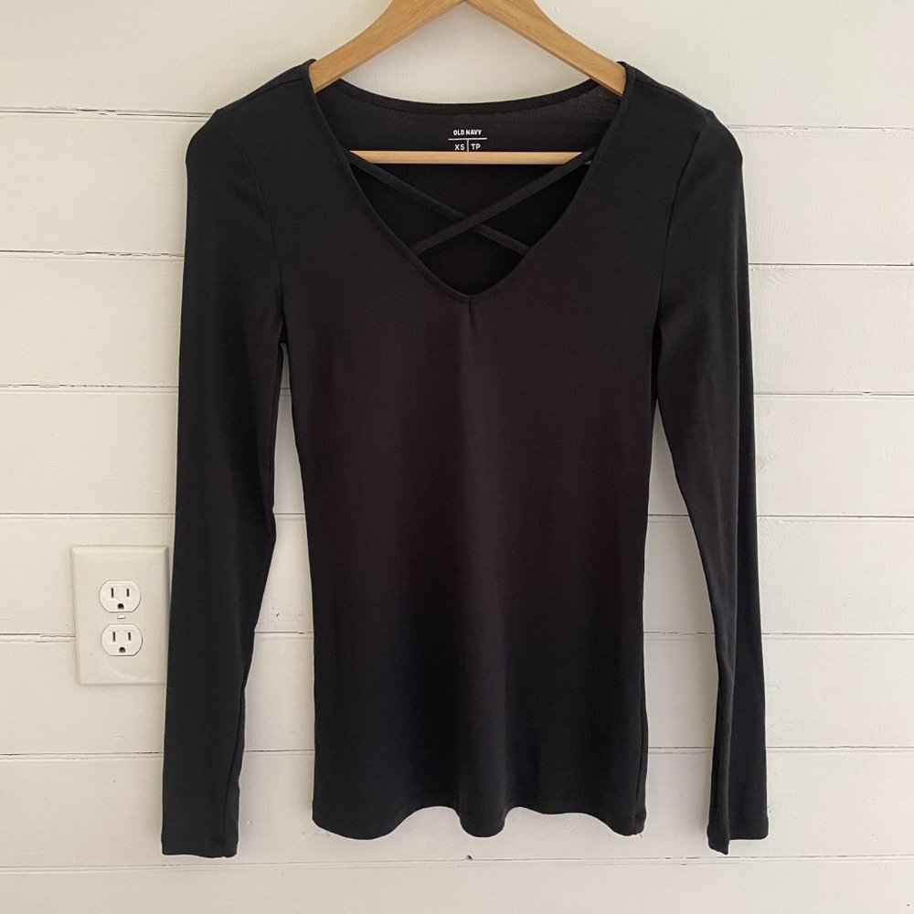 Old Navy Black V-Neck Long Sleeve Tee